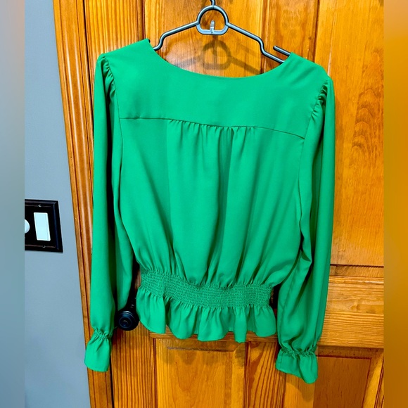 Ann Taylor green ladies blouse/top- size medium - Picture 2 of 6